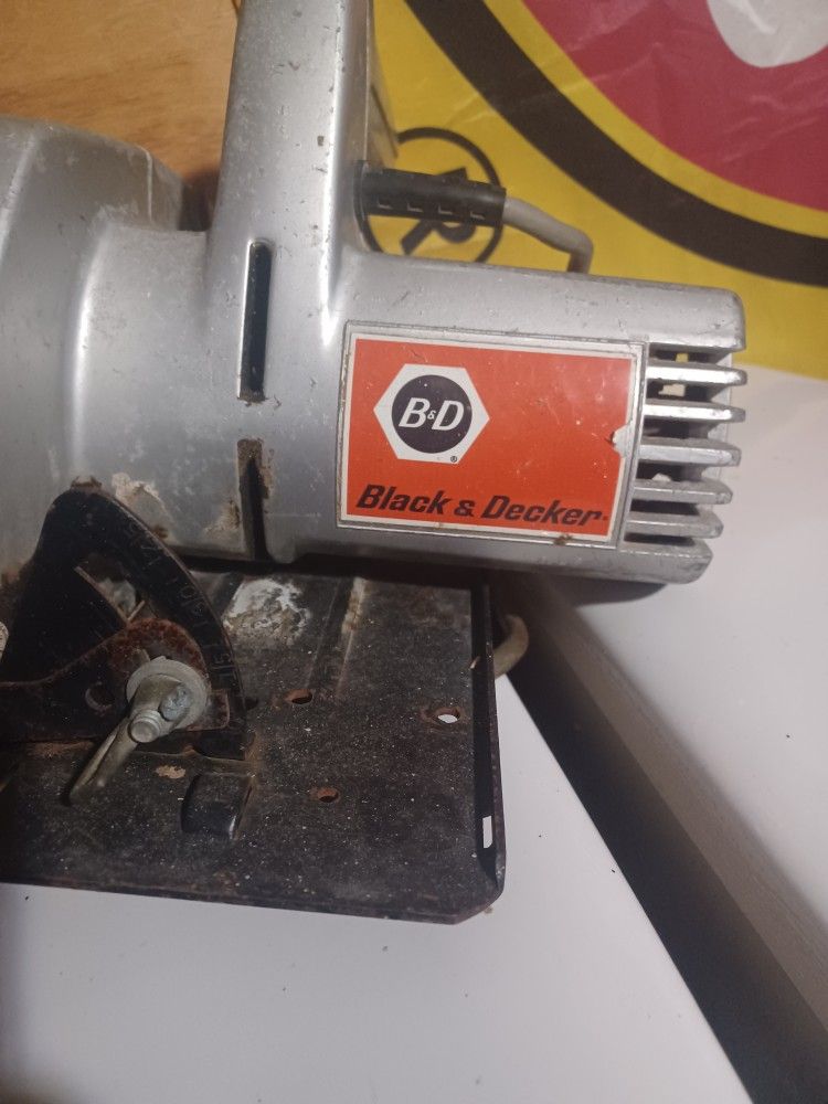 Black and Decker Skill Saw