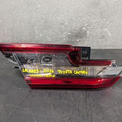 2025-2026 TOYOTA CAMRY LEFT INNER LIGHT OEM USED #9556