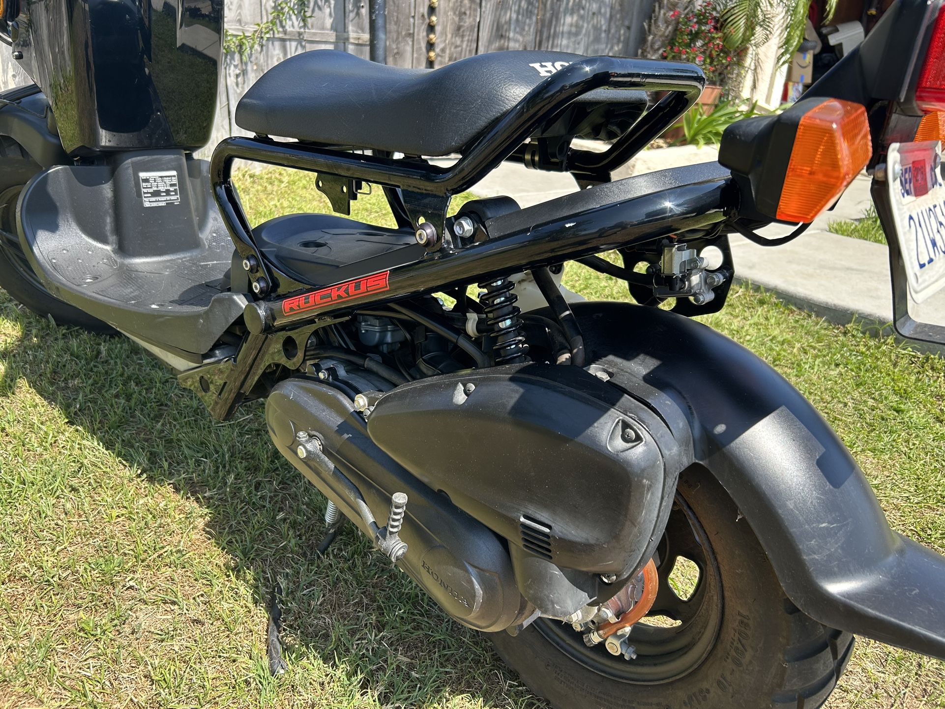 2013 HONDA RUCKUS 50 cc Like New