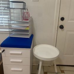File cabinet and accessories