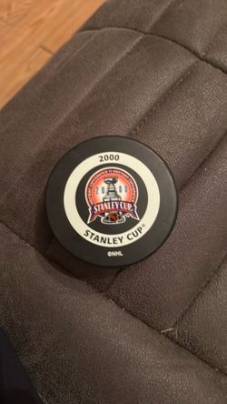 2000 Game used Nhl Puck