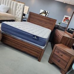 Queen Bedroom Set 