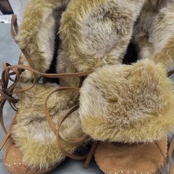 Tom's Women's Moccasins- Size 6.5-100% Leather