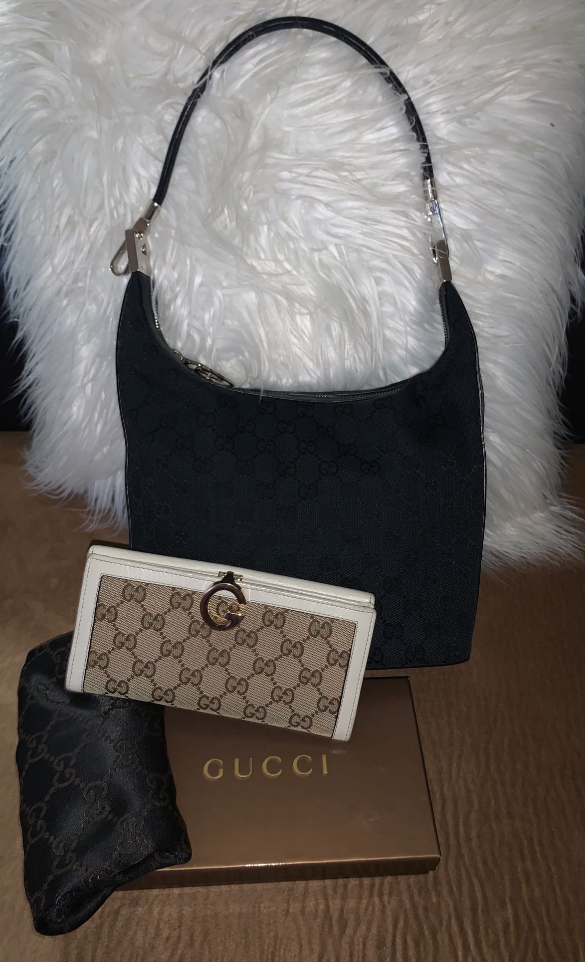 Pre-owned: Authentic GUCCI Purse & Wallet Set $350