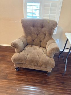 Tufted Accent Chair
