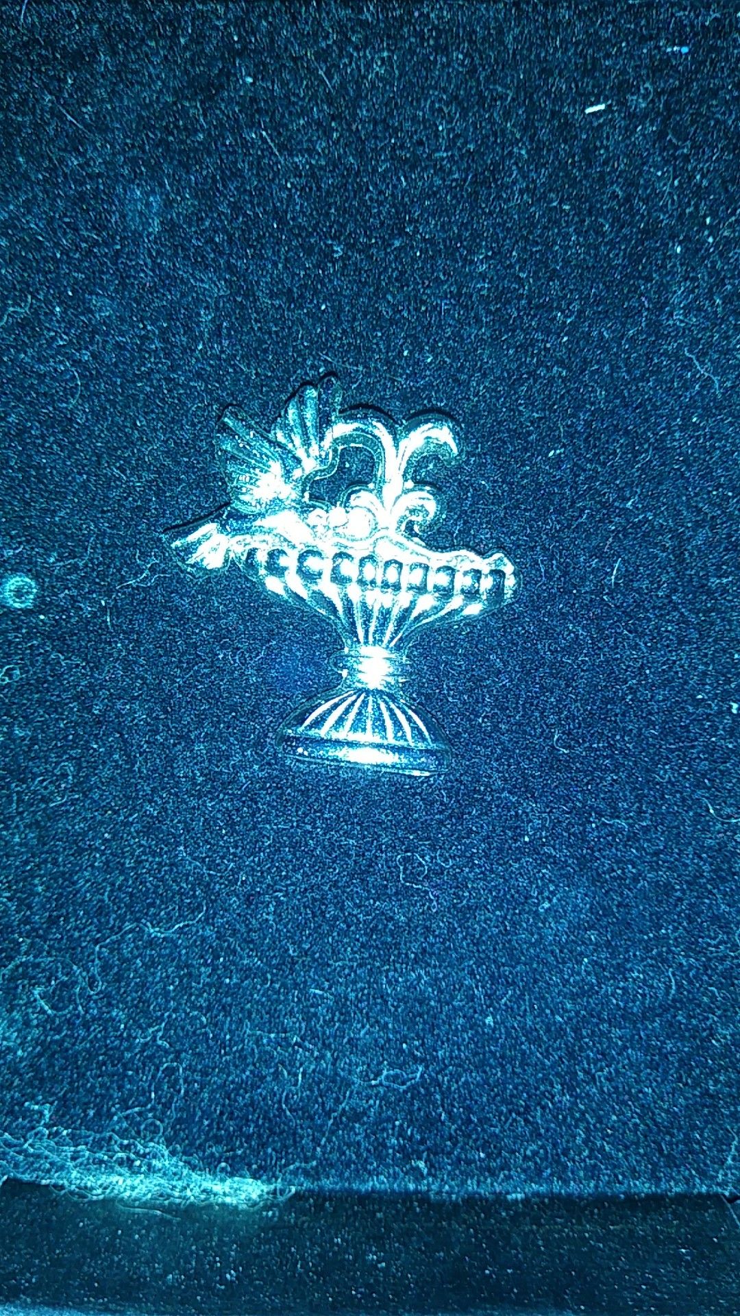 Silver Bracelet Charm. - Bird on a water fountain.