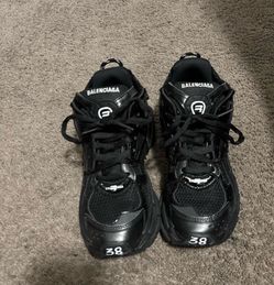 balenciaga runners black size 9.5 cashapp only