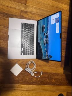 Macbook  air M2 15 inch 256GB