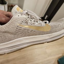 Nike Shoes Womens Size 10 Zoom Winflo String Running Sneakers Cream Mesh 