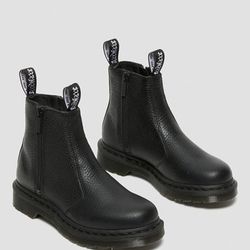 Dr. Martens 2976 Women's Leather Zipper Chelsea Boots in BLACK MILLED NAPPA 297