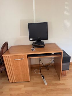 FREE desk and computer