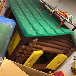 Little Tikes log Cabin