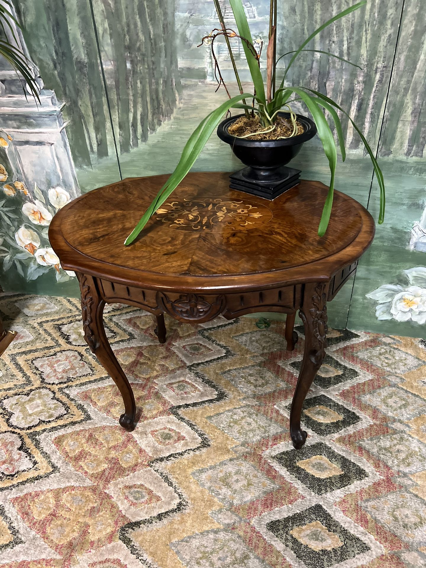 Antique Victorian Mahogany Wood Carved Side End Table 