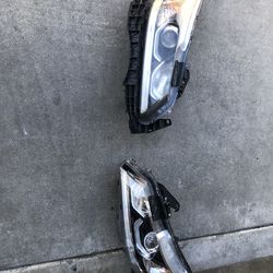 Honda 2017 front headlight with bracket used