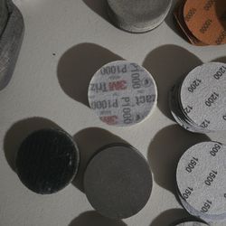 Sandpaper for headlights  come with 2 cases.