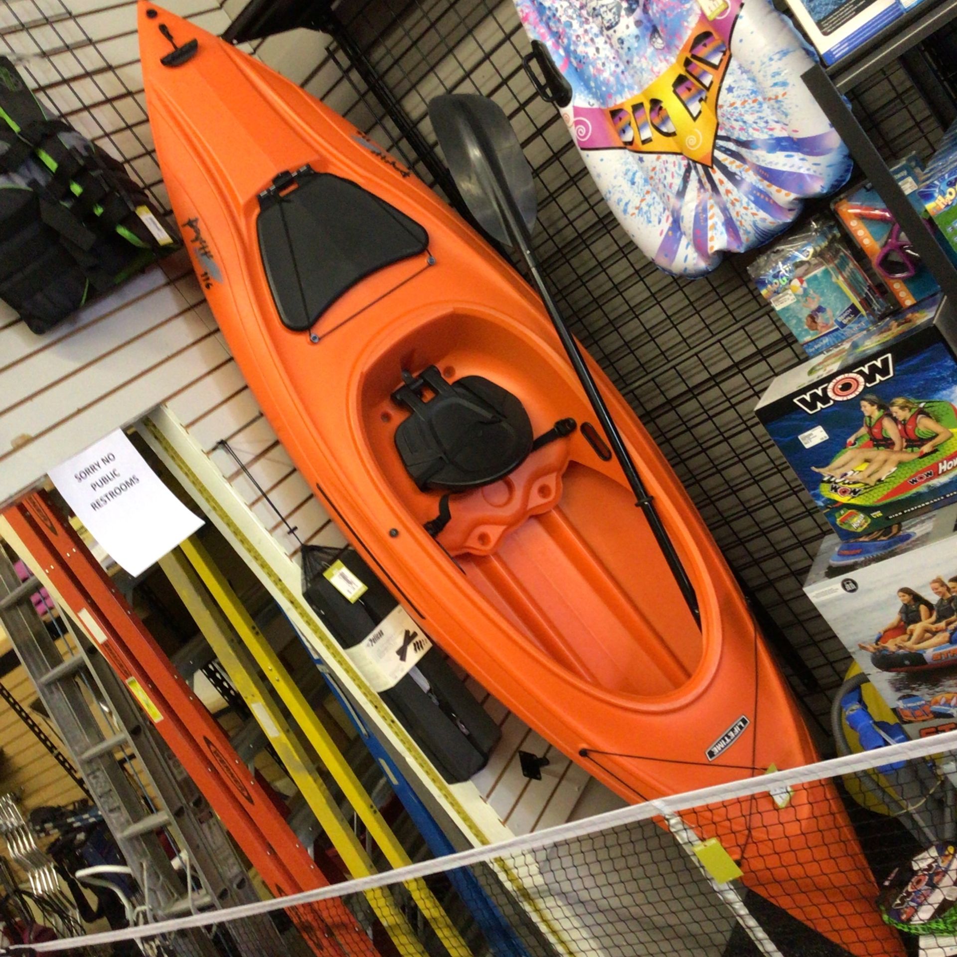 Lifetime Payette 116 Kayak With Paddle