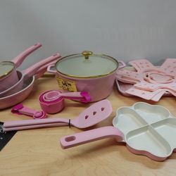 25‑Piece Ceramic Nonstick Cookware & Bakeware Set by Paris Hilton