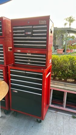 Sears craftsman toolbox. 20 DRAIWER.   No keys