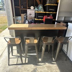Out Door Bar With Stools 
