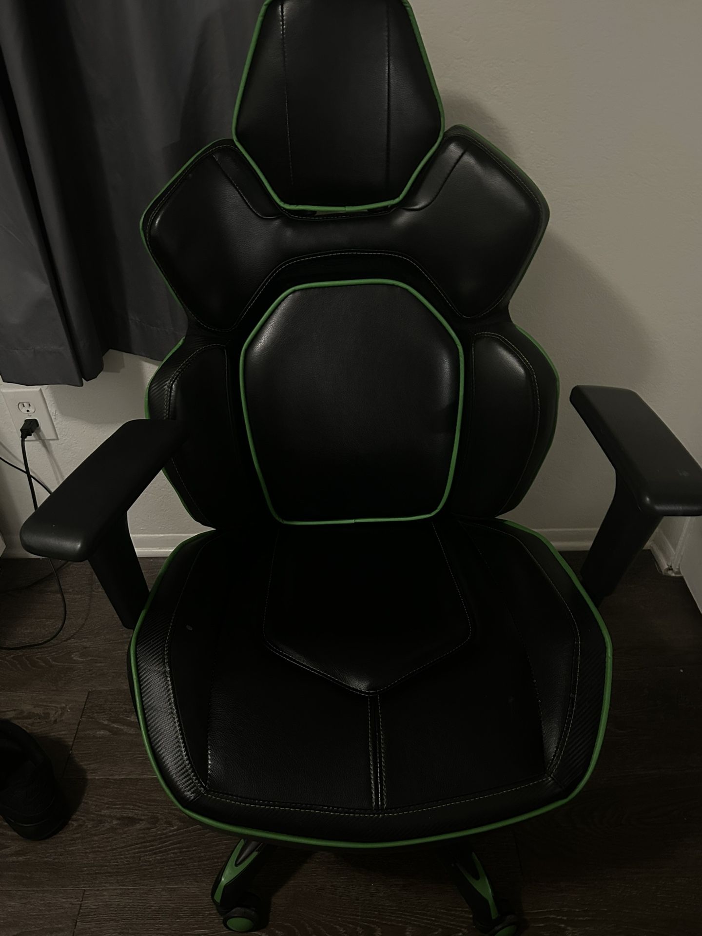 Gaming rolling chair