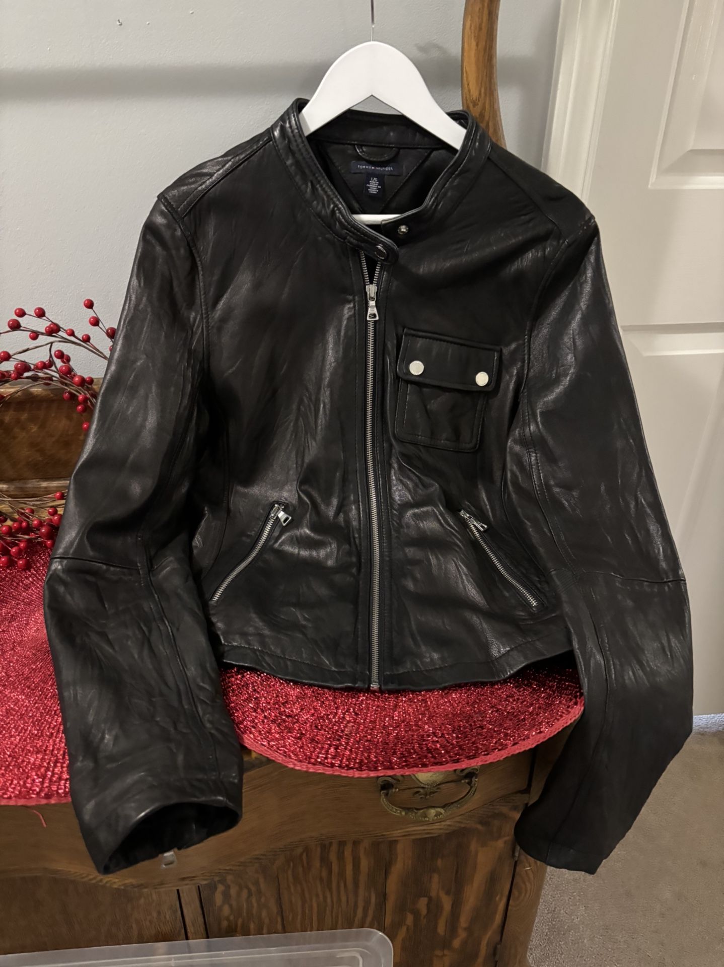 Ladies’ Tommy Hilfiger Black Genuine Leather Motorcycle 🏍 Jacket - Size Large