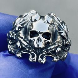 Skull floral ring size 8 BRAND NEW