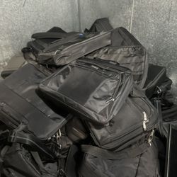 Around 100 Laptop bags , $6 each , must buy all dont sell one by one. 