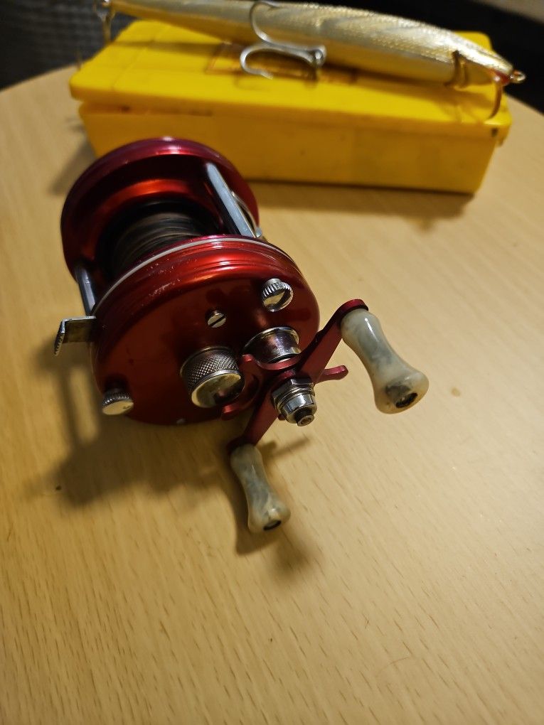 Fishing  Reel 
