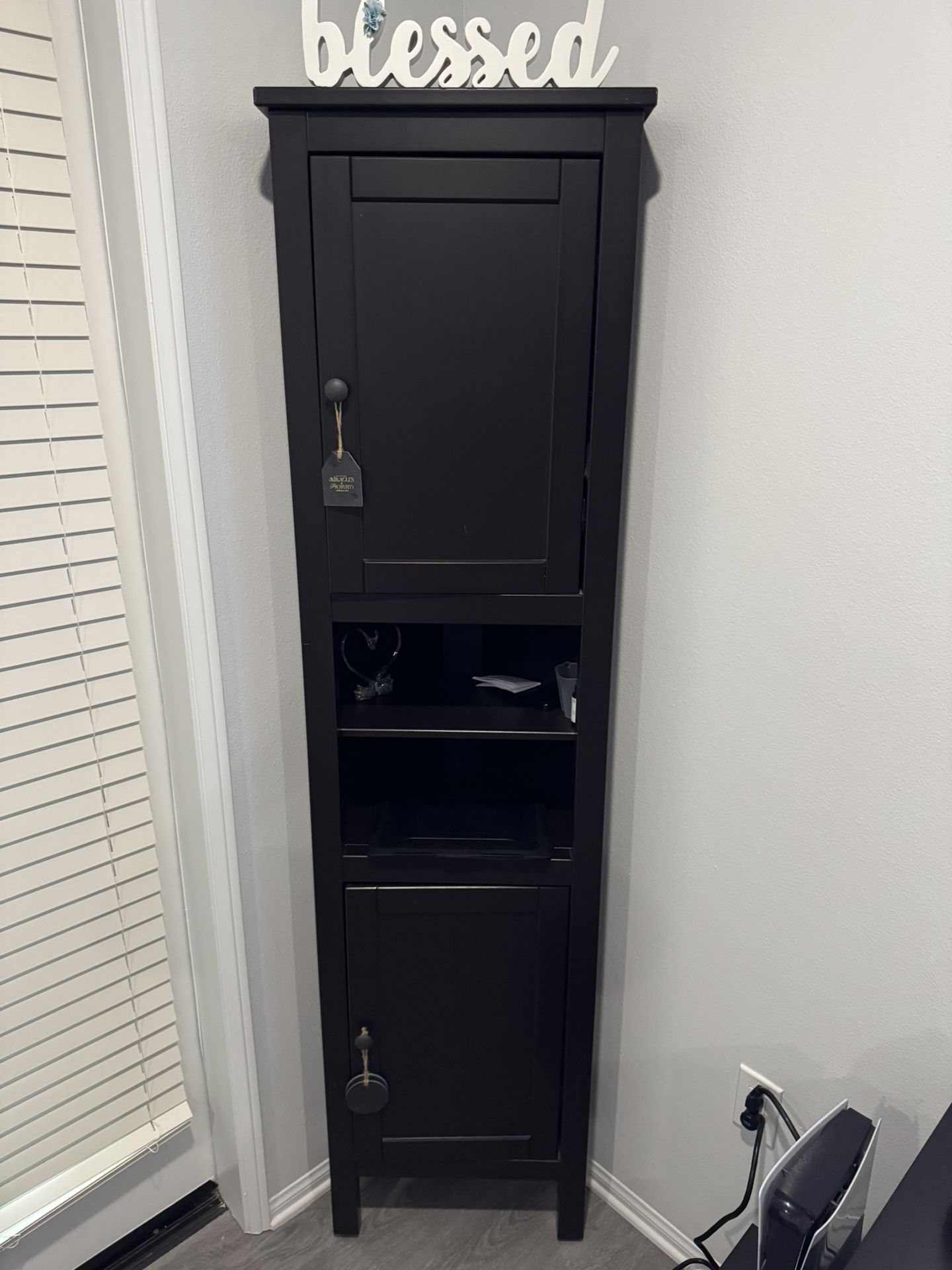 Corner Book Shelf