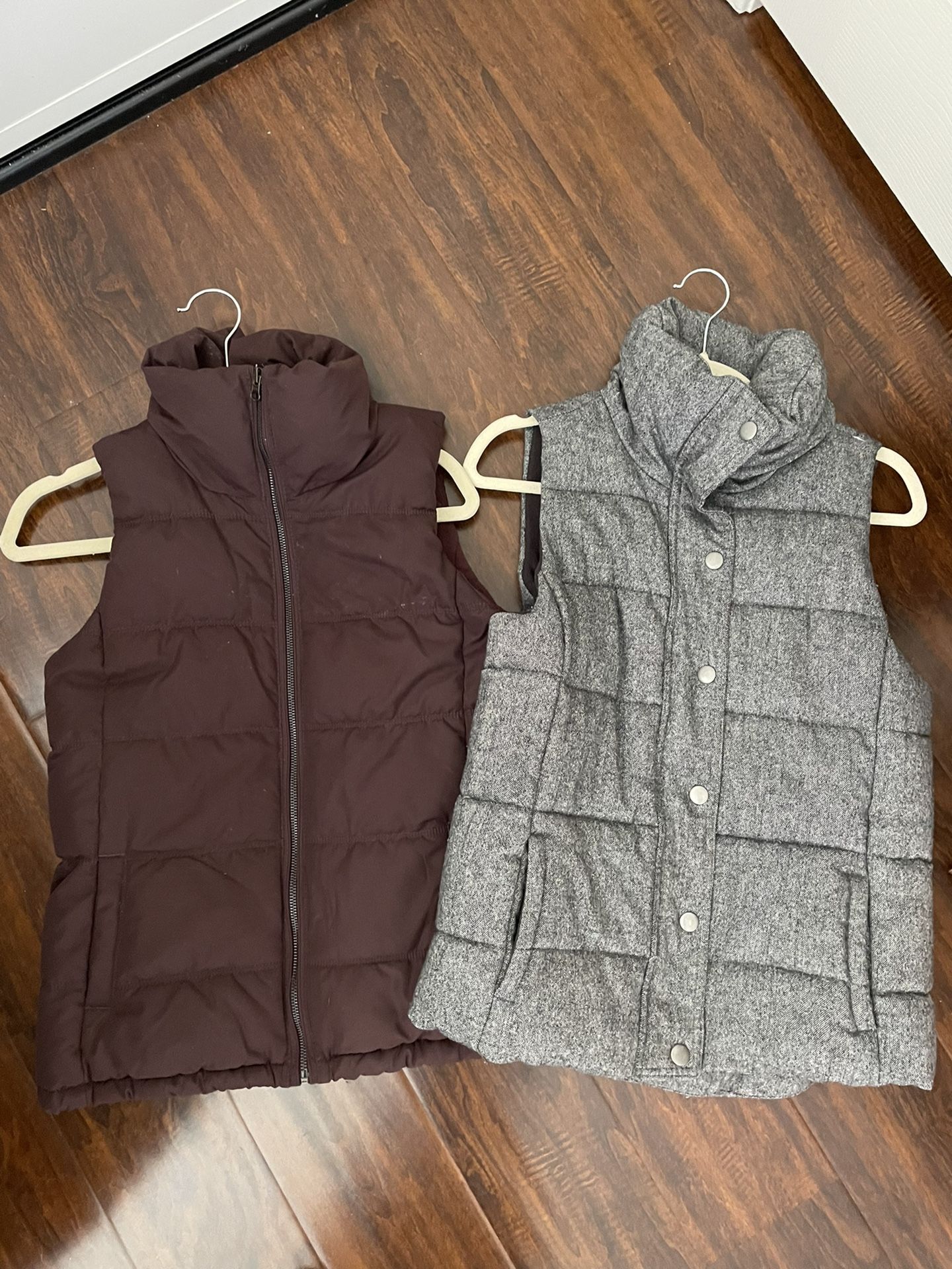 Two Womens Old Navy Puffer Vest 