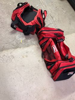 VINTAGE 90’s ** MARLBORO DUFFEL GYM BAGS