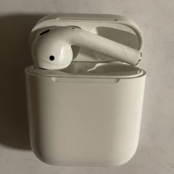 Apple AirPods 1st Generation In-Ear Headsets with Charging Case - White