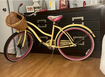 26” Huffy Cranbrook Ladies Light Yellow Bicycle Beach Cruiser