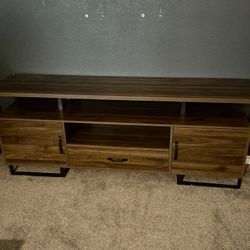 Media Console 