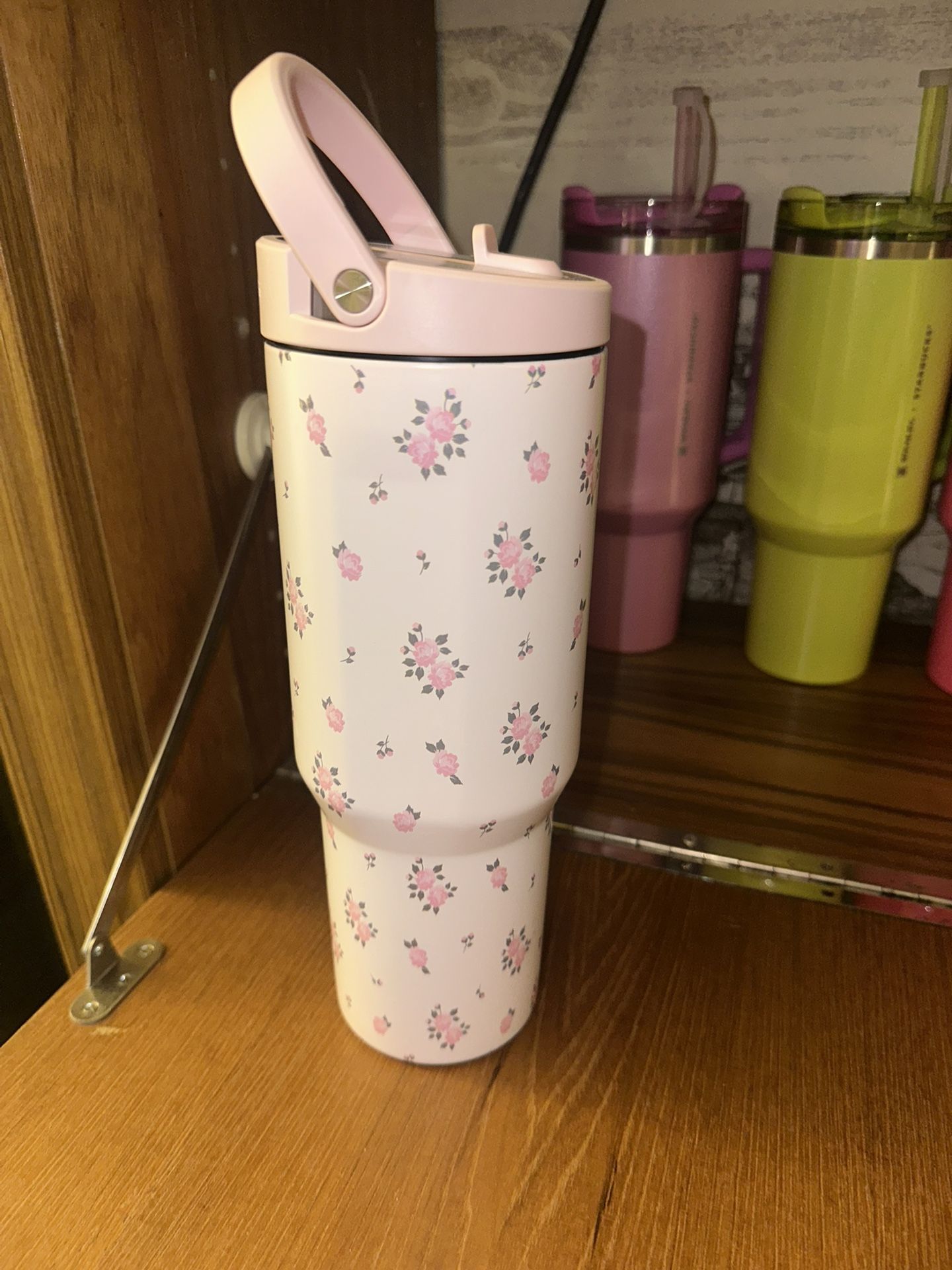 Wild rose Hydrojug