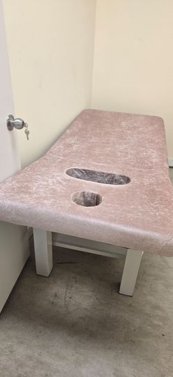 Mesa de masaje faciales pestañas