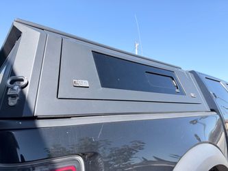 Ford Short bed camper shell5”5