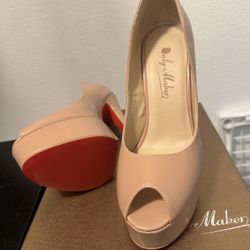 Nude Heels Size 6