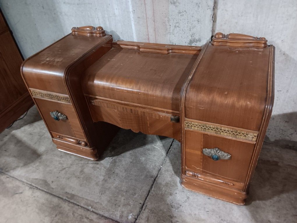 Antique art deco Desk /vanity