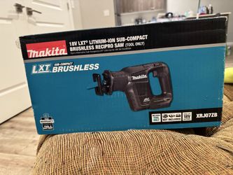 Makita 18V LXT Sub-Compact Lithium-Ion Brushless Cordless Variable Speed Reciprocating Saw (Tool-Only)