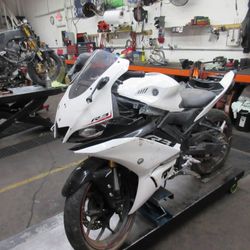 PARTED OUT - 2019 19-22 Yamaha YZFR3 R3 - Motorcycle parts - 002044