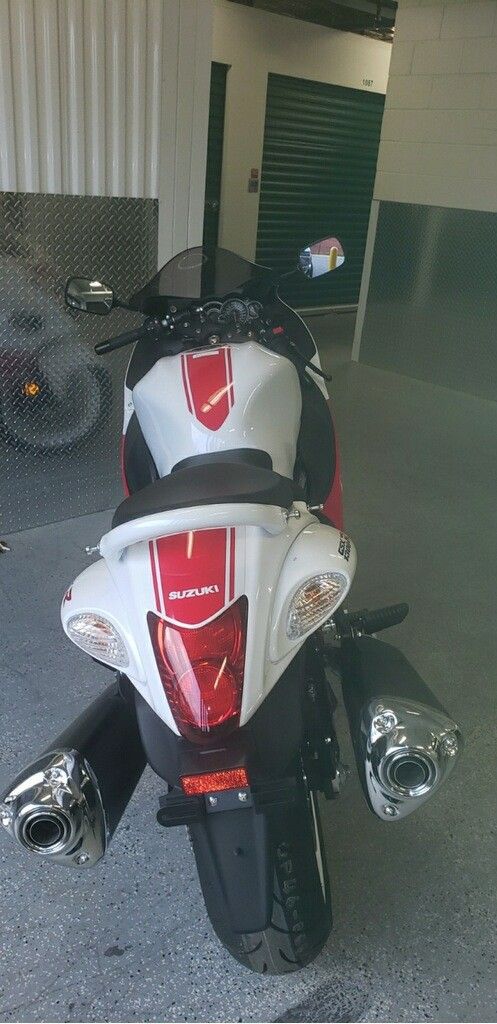 Odoneter 10 miles Suzuki hayabusa motorcycle brand new gsx1300 clear title