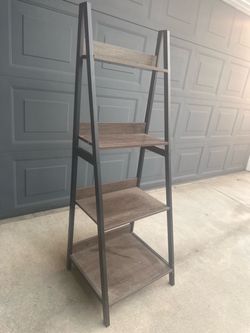 Ladder shelf