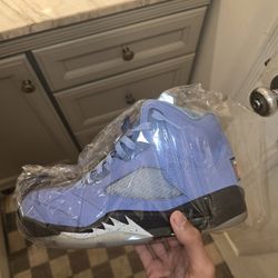 Jordan 5 Unc Size 9