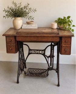 Antique Singer Treadle Sewing Machine with Oak Cabinet & Cast Iron Base