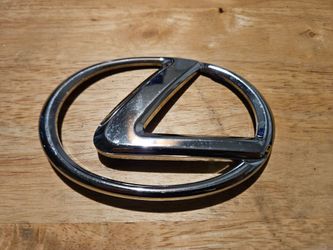 Lexus trunk emblem