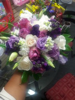 FRESH FLOWER ARRANGEMENTS