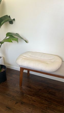 Snuggle me lounger ivory