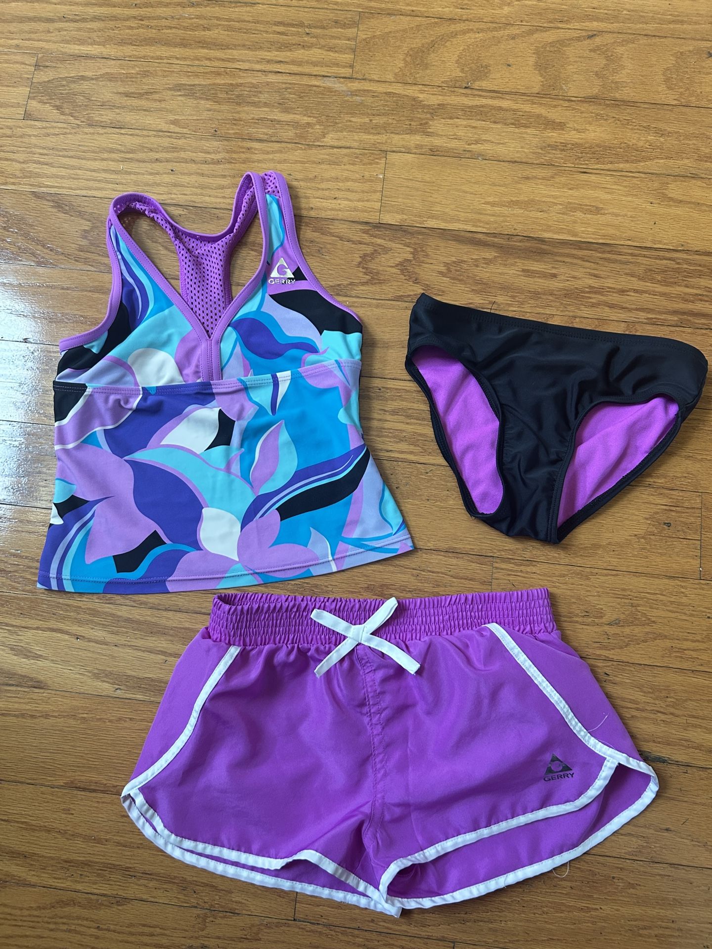 Gerry girls Swimwear 3pcs Set size S 7/8
