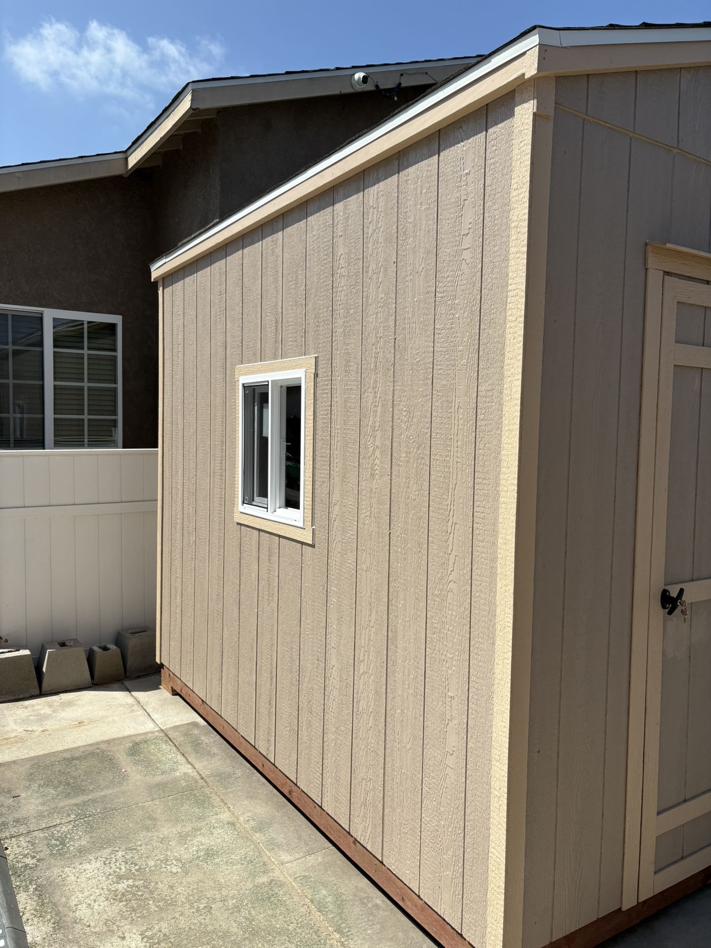 Shed 8x10x10